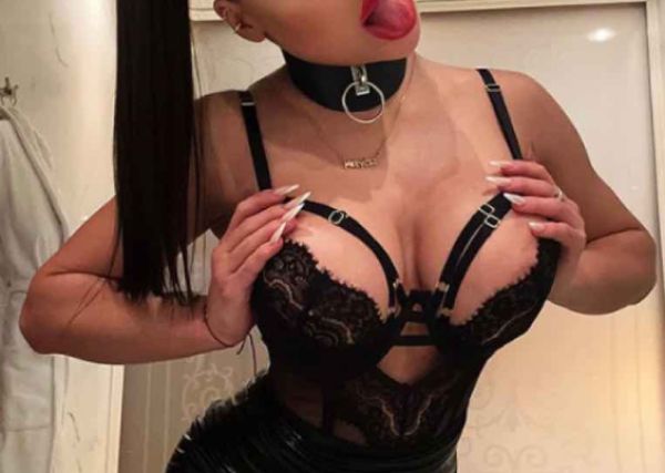 Лейла - полная лесби проститутка в Подольске